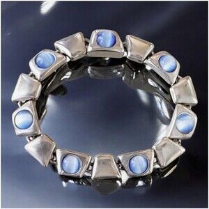 Vintage Faux Blue Cats Eye Silver Tone 7½" Magnetic Clasp Link Bracelet Classic